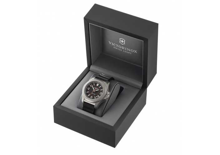 Victorinox Watches Victorinox I.N.O.X. Titanium Cadran noir 241883 - Coutellerie du Jet d'eau